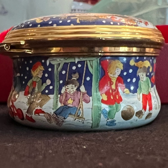 Santa & Children Halcyon Days 2004 Christmas Box. Excellent condition in box. - Picture 2 of 11